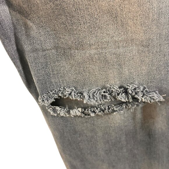 YMI Size 17/30  Womens Distressed Light Wash Straight Leg Jeans NWT - Picture 11 of 12